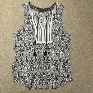 A Common Thread Black and White Sleeveless Top